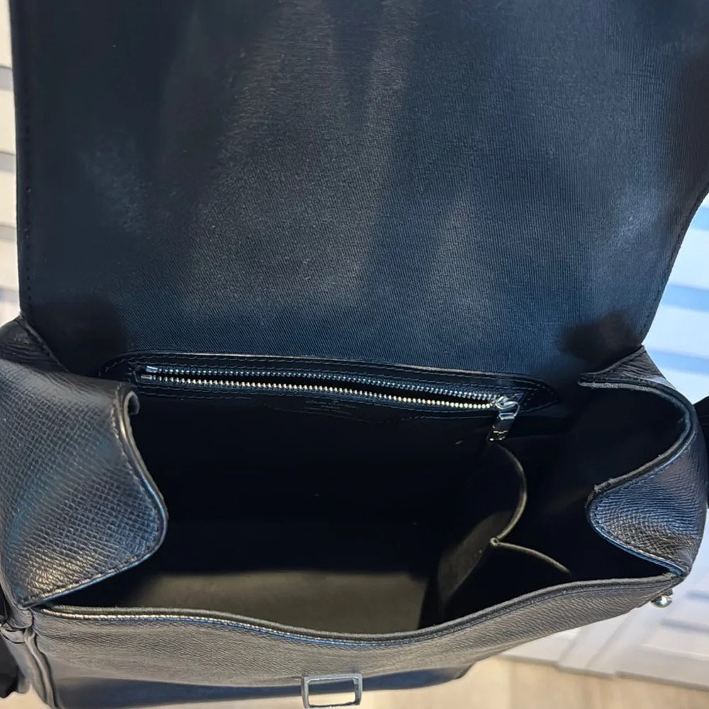 Louis Vuitton Authentic Taiga Yaranga Leather Vintage Bag with Adjustable Strap.